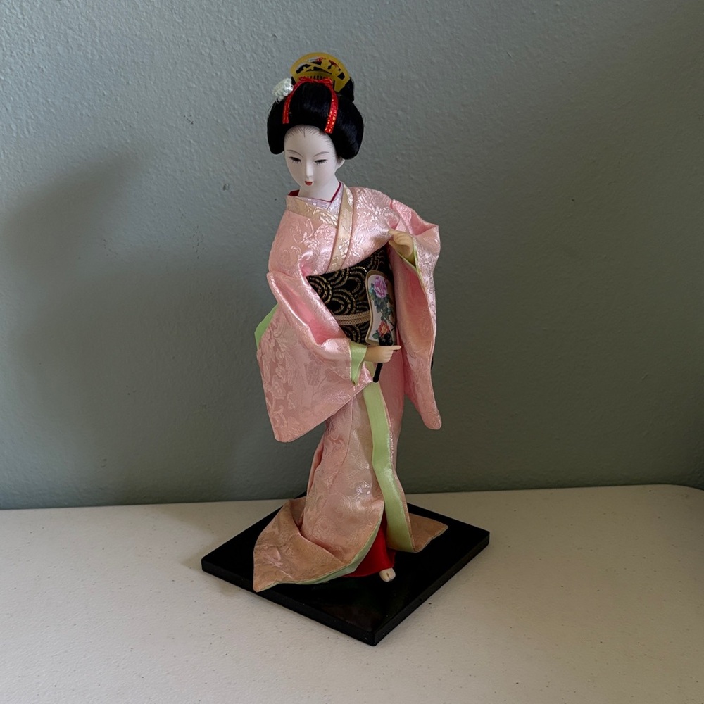 Pink Geisha Style Porcelain Figurine Home Accent